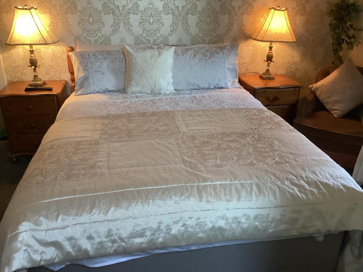 The Old School House B&B แบลลินสเกลลิกส์ ภายนอก รูปภาพ
