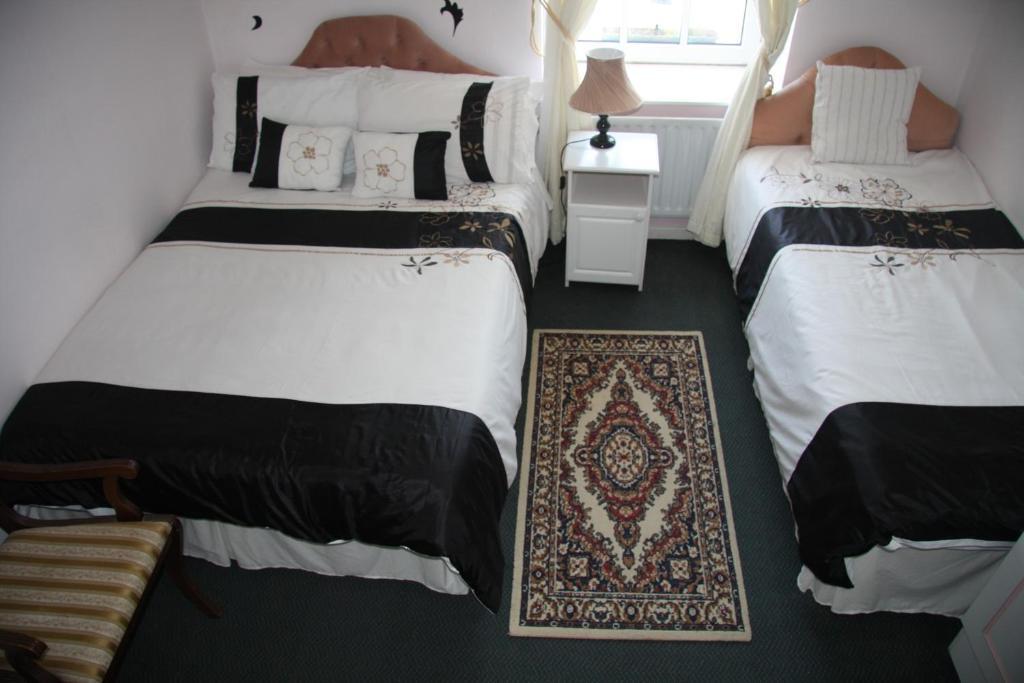 The Old School House B&B แบลลินสเกลลิกส์ ภายนอก รูปภาพ